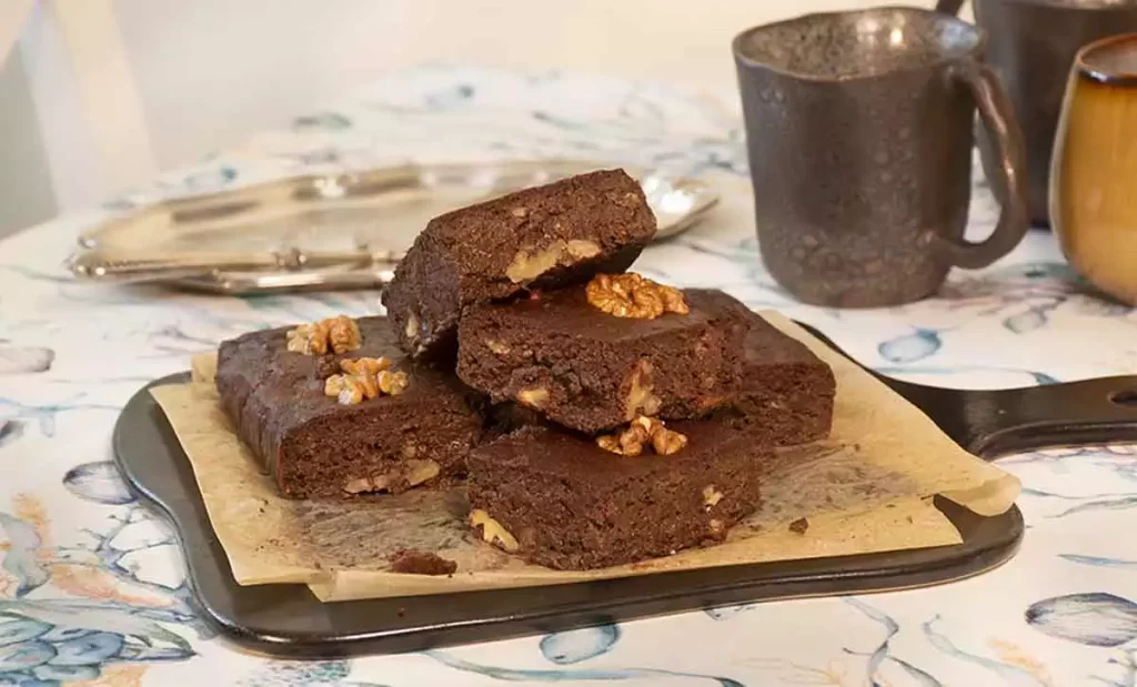 Brownie de chocolate con nueces sin azúcar en freidora de aire o Air fryer